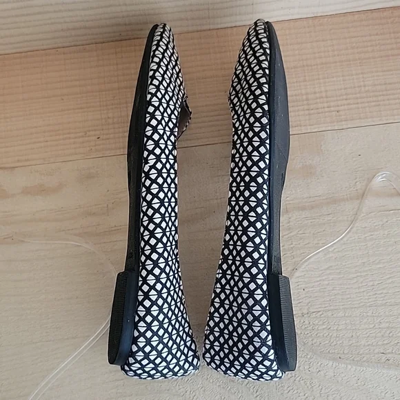 Gap sz6 Canvas Black and White Flats - Picture 5 of 8
